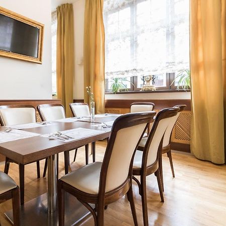Hotel Vabank Golub-Dobrzyń エクステリア 写真